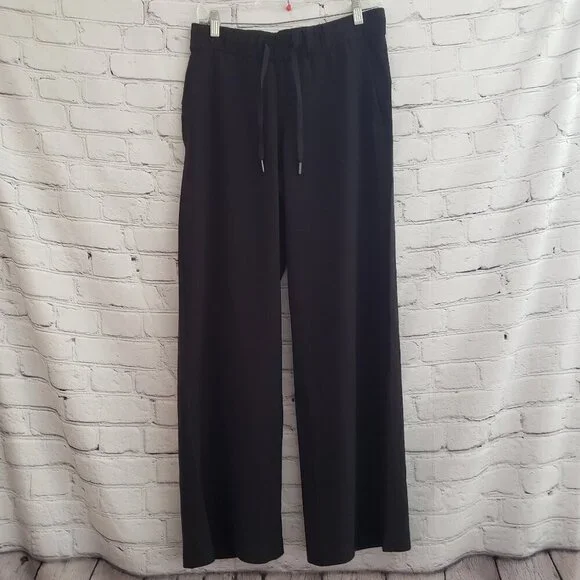 Lululemon On The Fly Wide Leg Pant - Picture 5 of 10